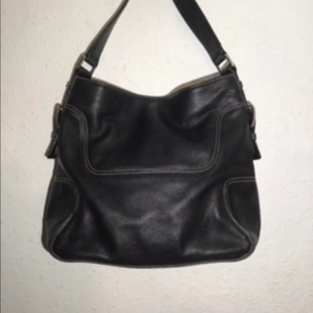 Michael kors black leather shoulder bag
